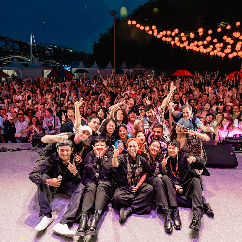 文化奧運開幕第2日 大好晴天臺灣館爆場近6000人 全場跟著阿爆齊唱「臺灣」