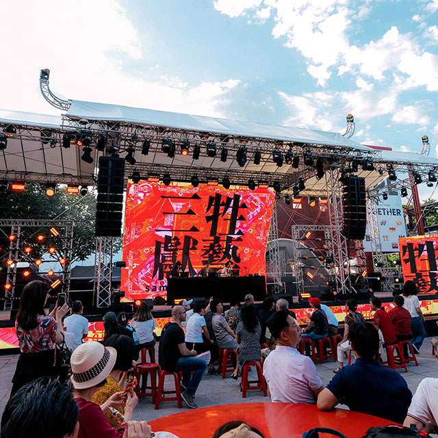 廟口野台巴黎實境重現 文化奧運開幕3天破萬人次 演出彩蛋、洋蔥連發